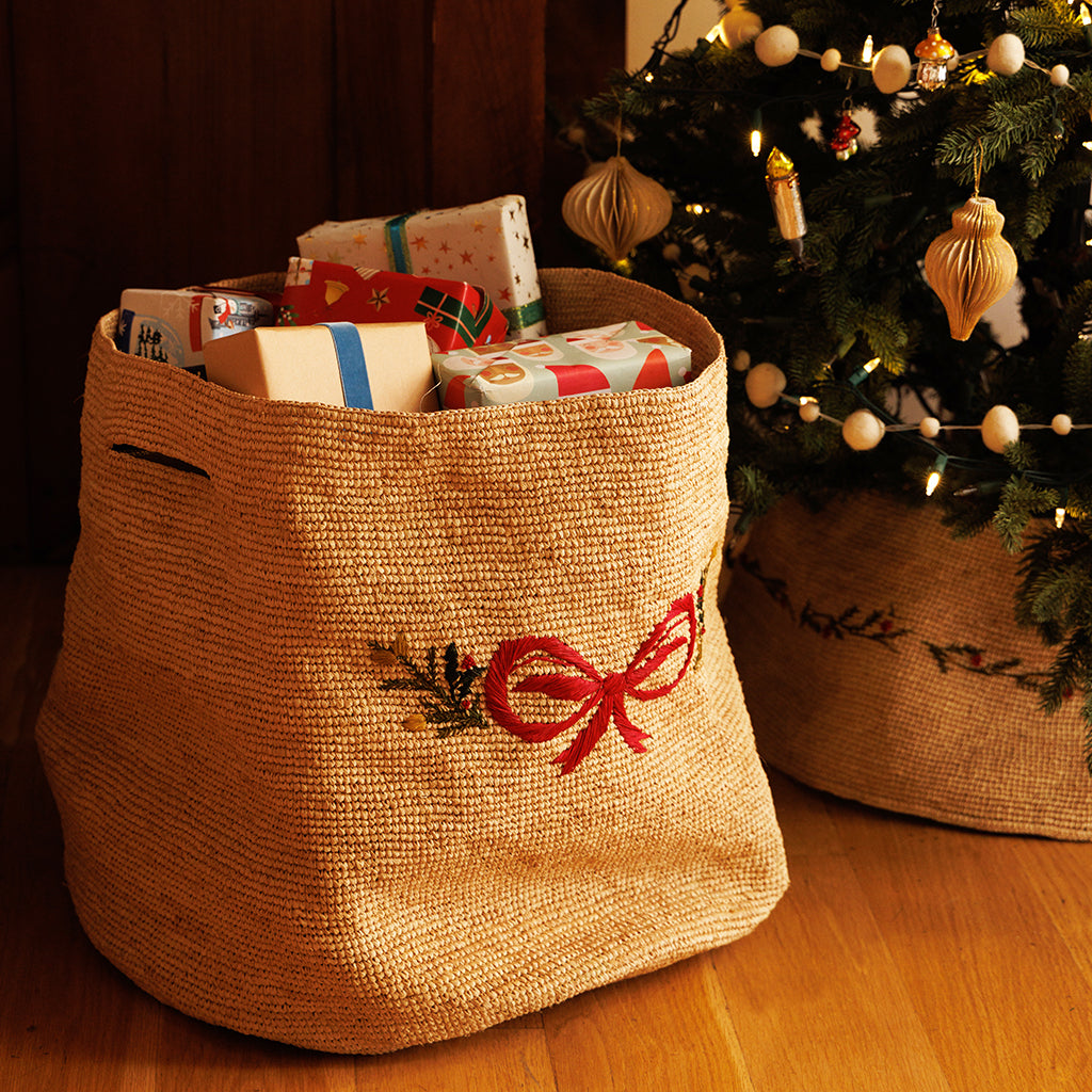 Large Bow Crocheted Raffia Basket