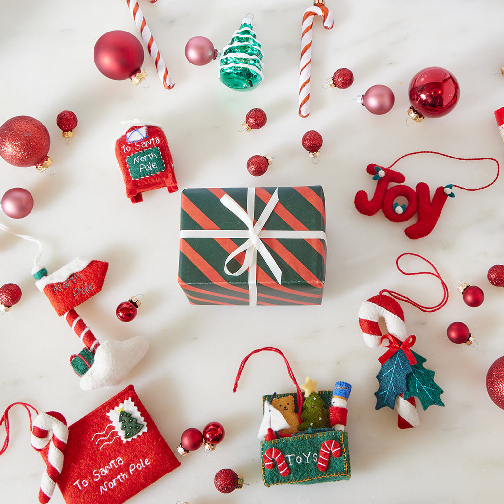 Festive Christmas Wrapping Paper Sheets - Set of 5