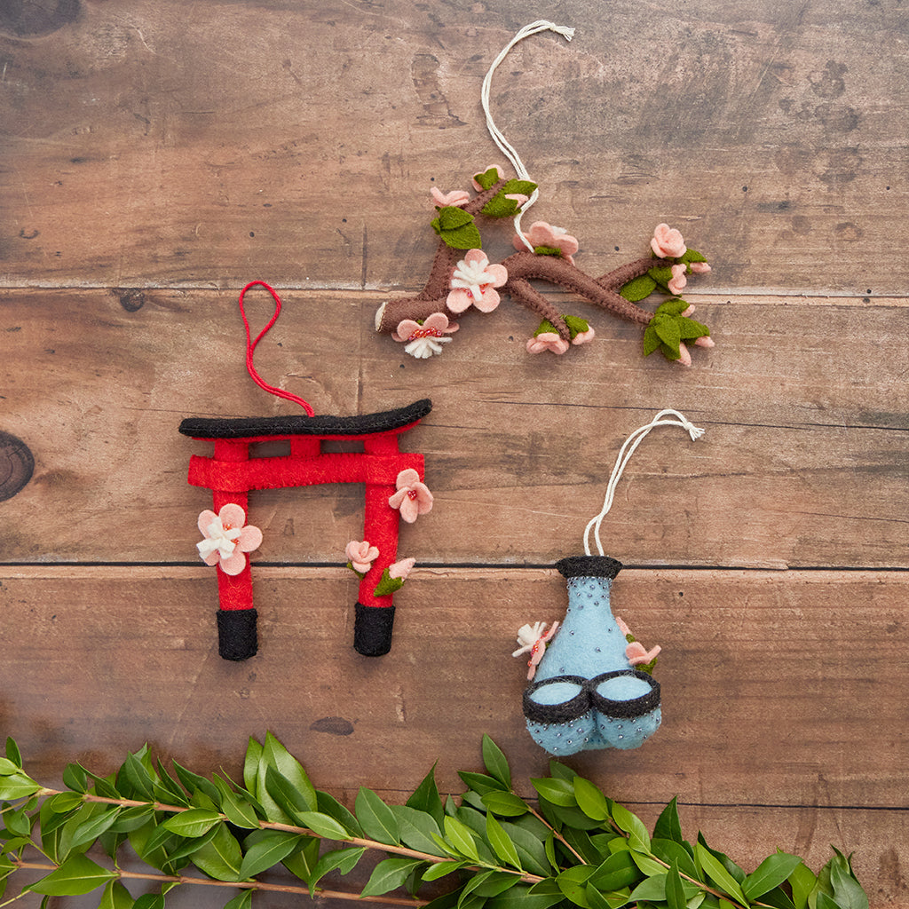 Sake Pitcher & Cups Ornament – Handmade Felt Japanese