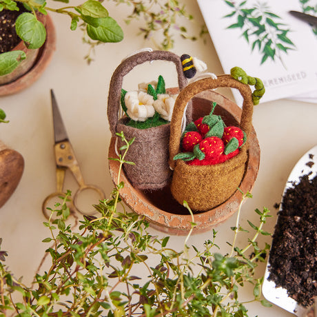 Darling Chamomile Basket Ornament
