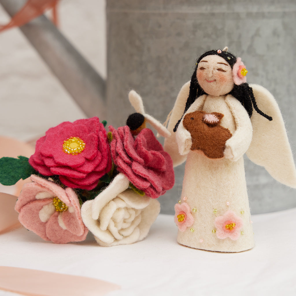 Rose Collector's Flower Bouquet with Bee & Vase