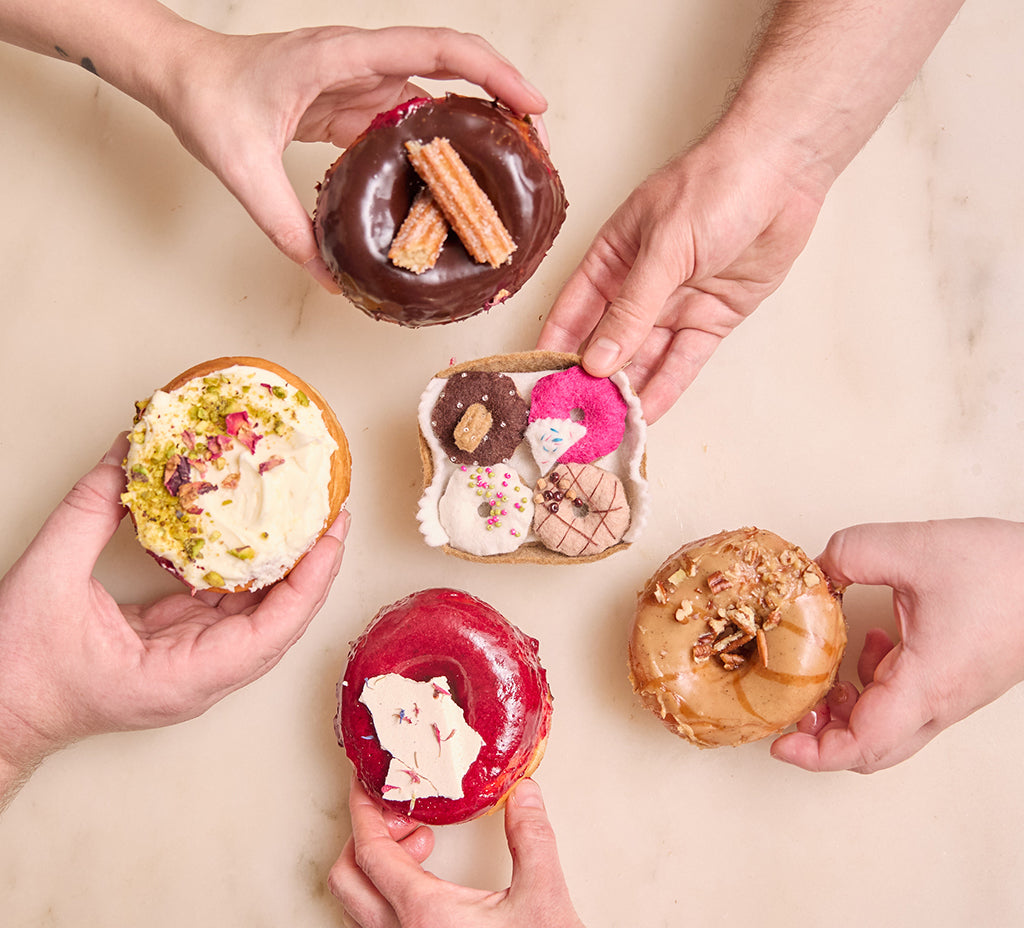Fan-Fan Donut Box Ornament