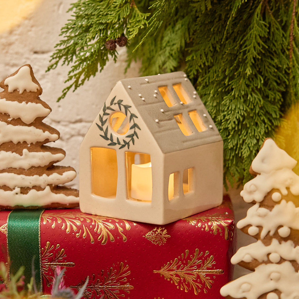 Winter Wreath House Ceramic Tealight Holder – Handmade Christmas