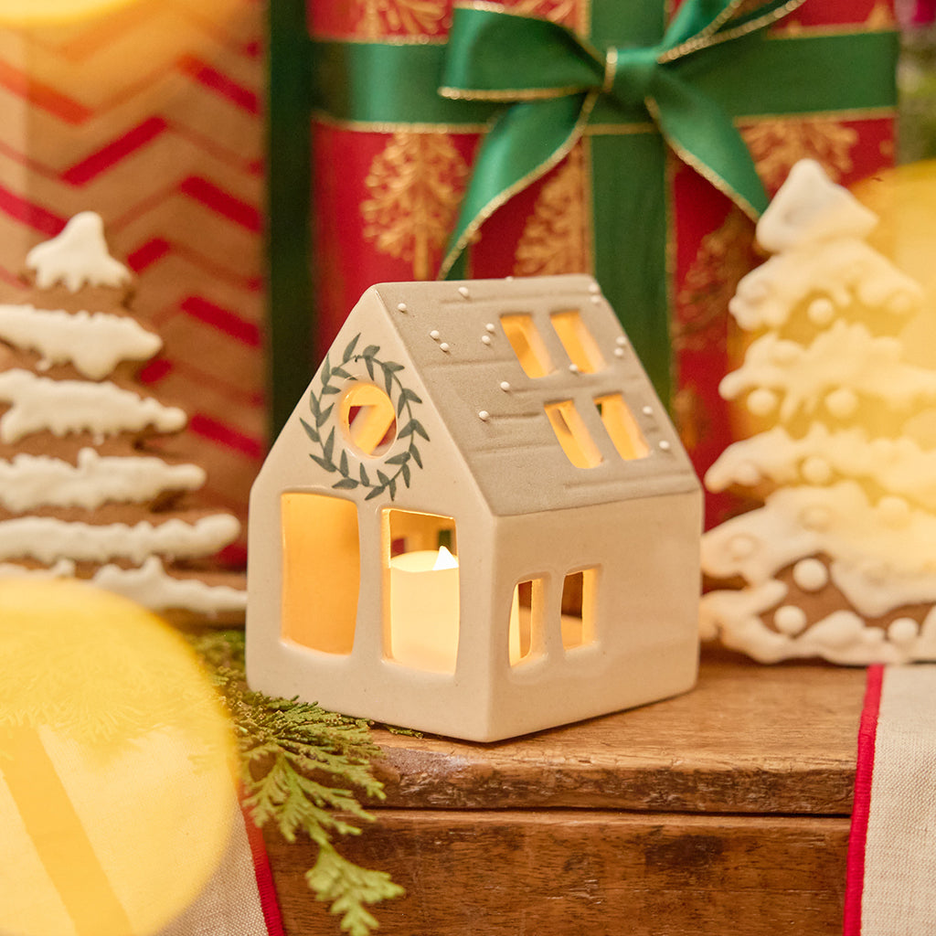 Winter Wreath House Ceramic Tealight Holder