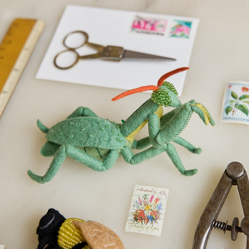 Praying Mantis Ornament – Handmade Gift for Insect Enthusiasts