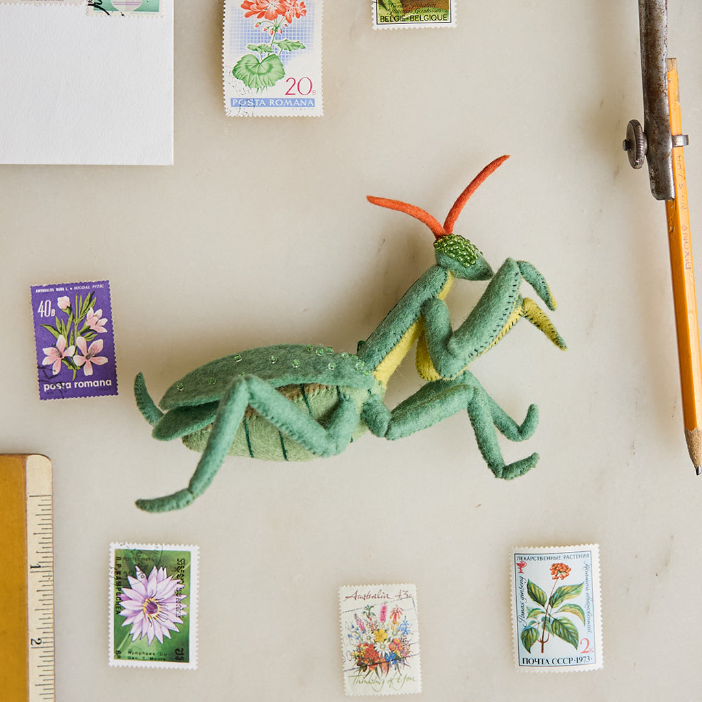 Praying Mantis Ornament – Handmade Gift for Insect Enthusiasts