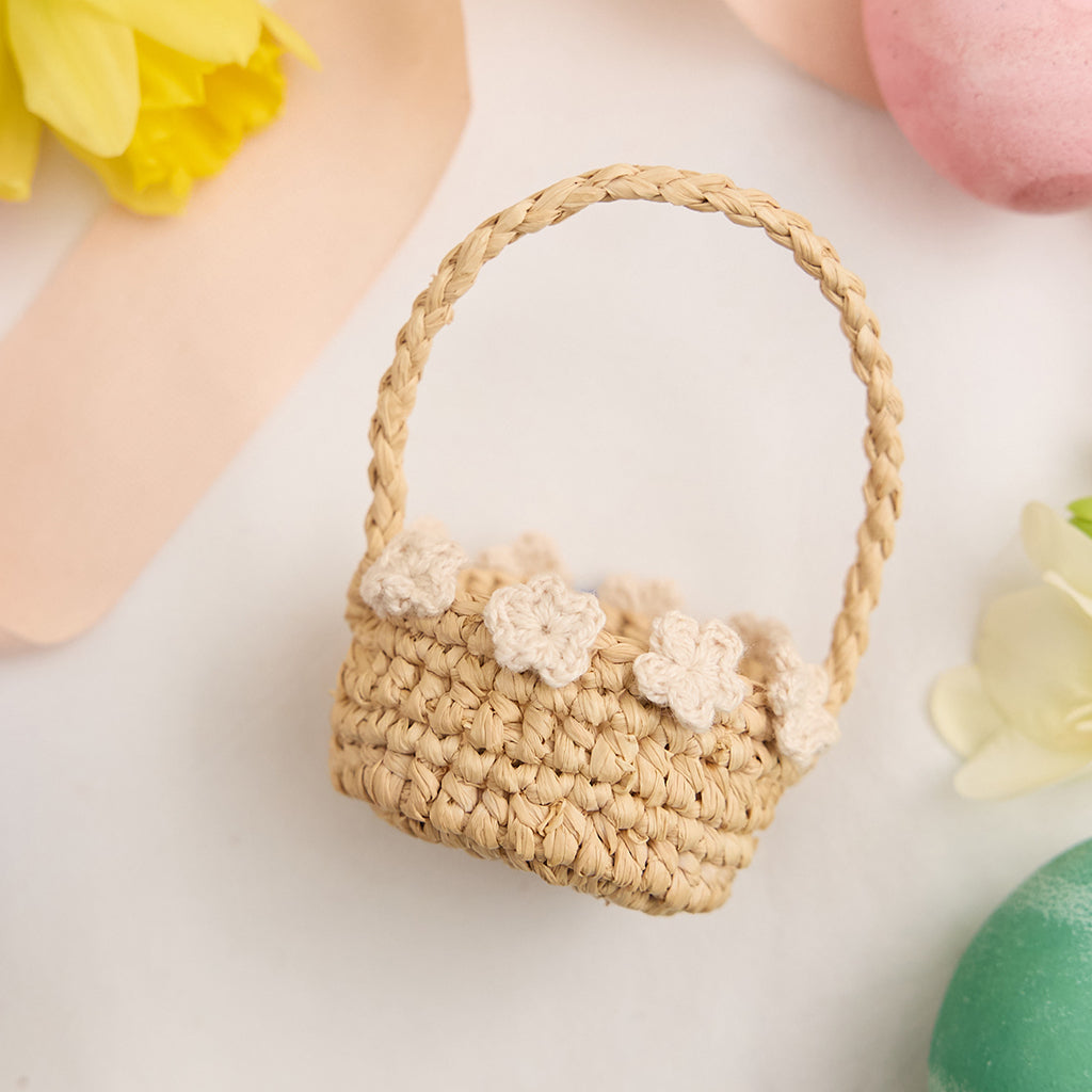 Hand-Crocheted Mini Basket with Crocheted White Flowers – Craftspring