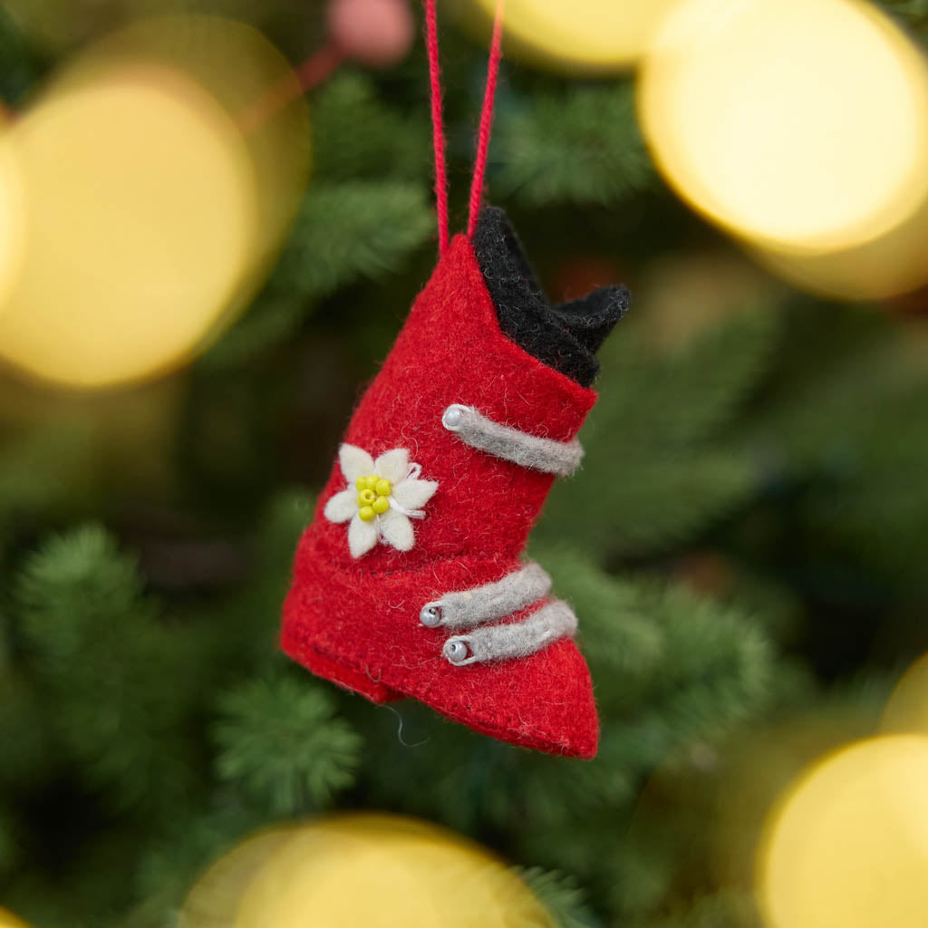 A Little Alpine Charm!

Step into the holiday spirit with our Ski Boot Ornament, a playful tribute to snowy slopes and mountain adventures! 