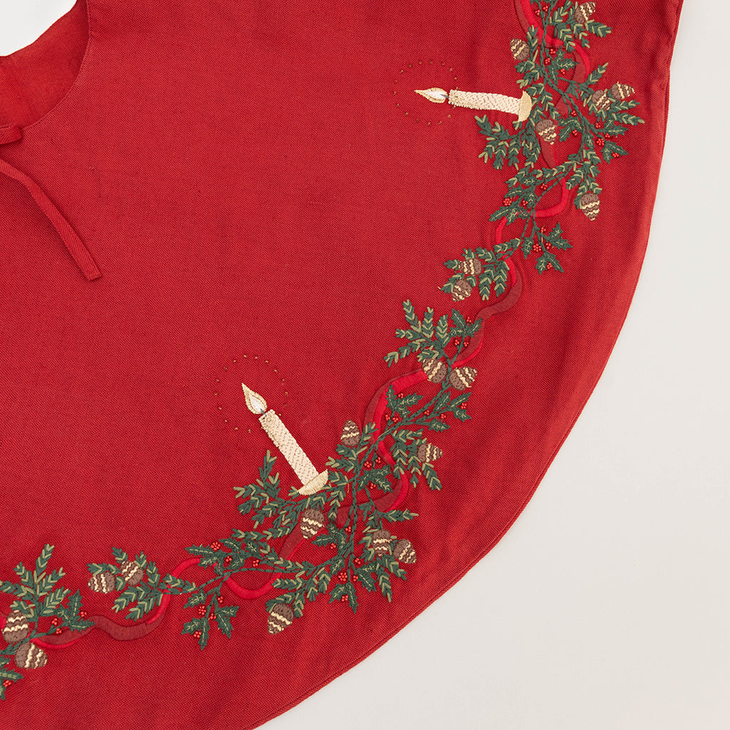 Red Candle Garland Tree Skirt