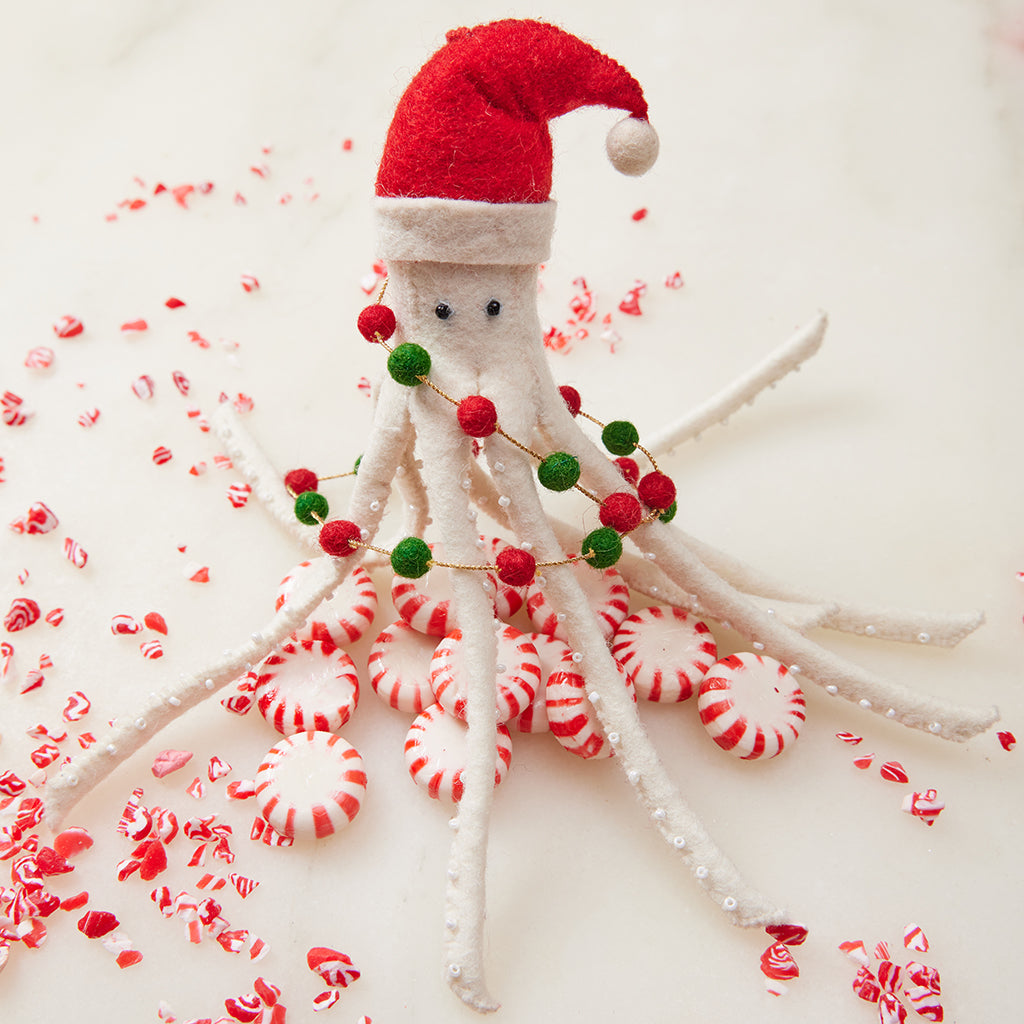 White Garland Santapus Ornament