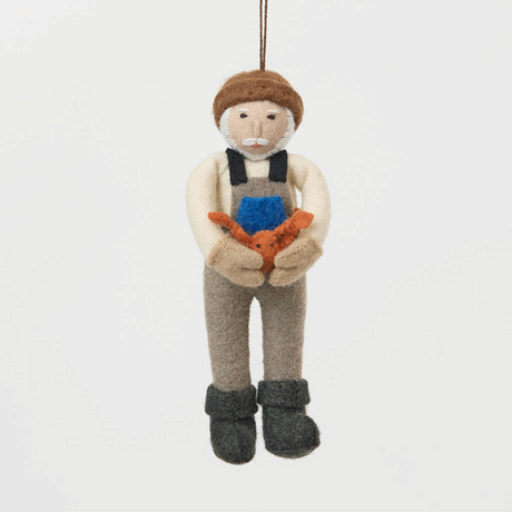 Celebrate the hardworking spirit of America’s coastal fishing communities with this handcrafted Dungeness Crab King Ornament, ethically made from sustainable wool and inspired by generations of fishermen who make their living from the sea.