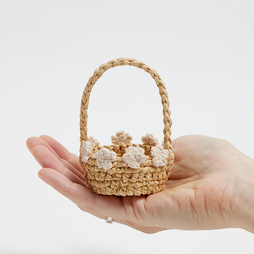 Hand-Crocheted Mini Basket with Crocheted White Flowers – Craftspring