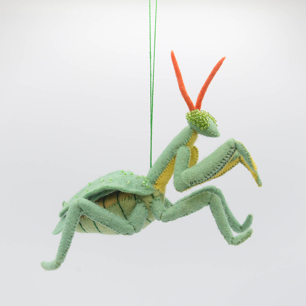 Praying Mantis Ornament – Handmade Gift for Insect Enthusiasts