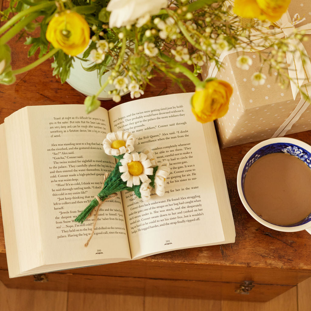 Mini felt white daisies in eco-friendly glass vase – cheerful handmade gift