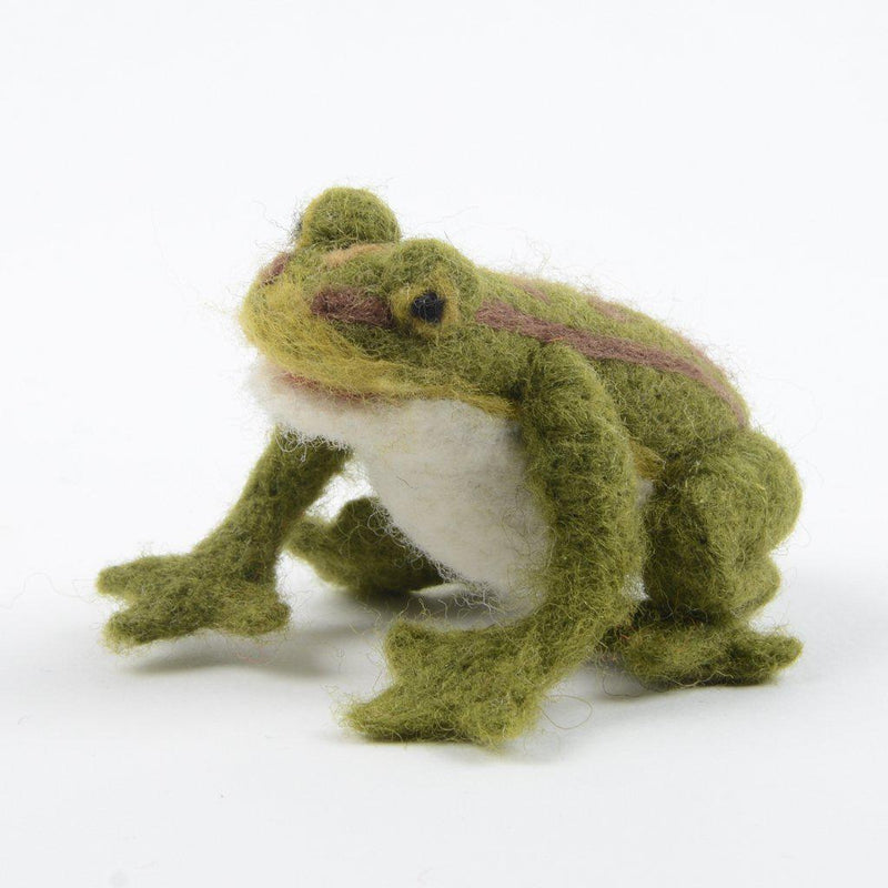 Hand-felted green frog ornament – playful wool decor for pond lovers and kids