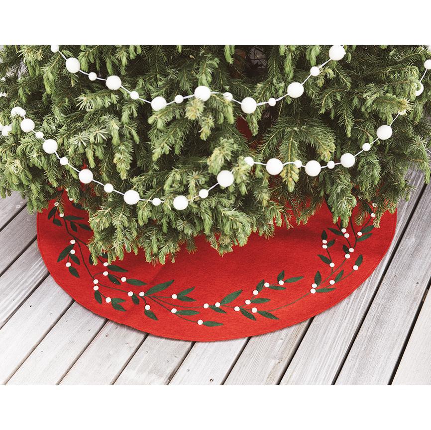 Craftspring handmade felt tree skirt red with green holly leaves and white berries circling the border